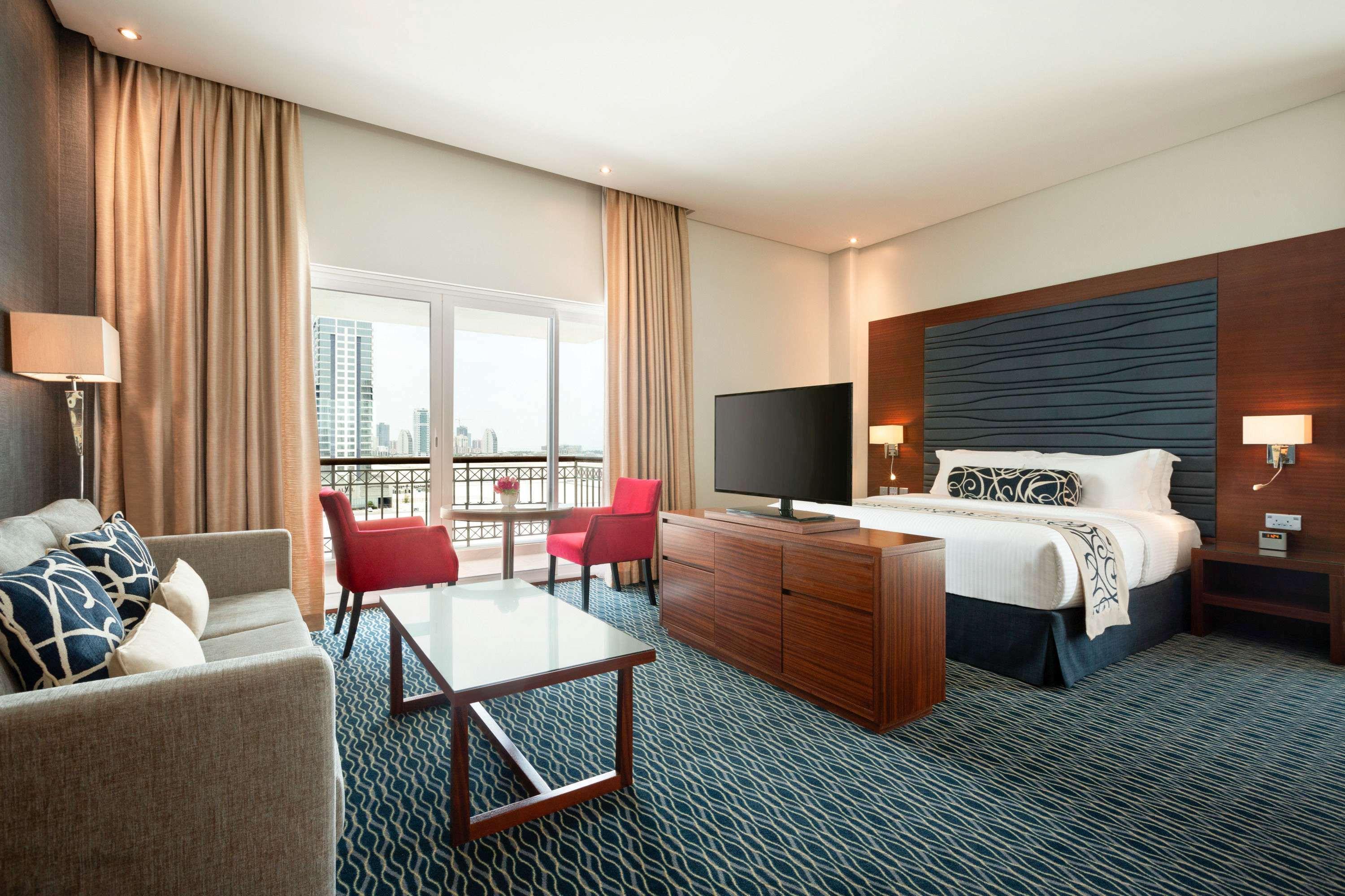 Ramada By Wyndham Manama City Centre Bagian luar foto