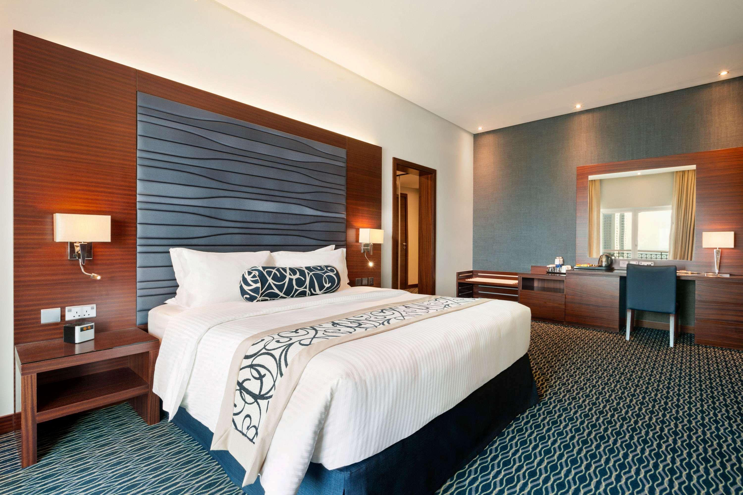Ramada By Wyndham Manama City Centre Bagian luar foto