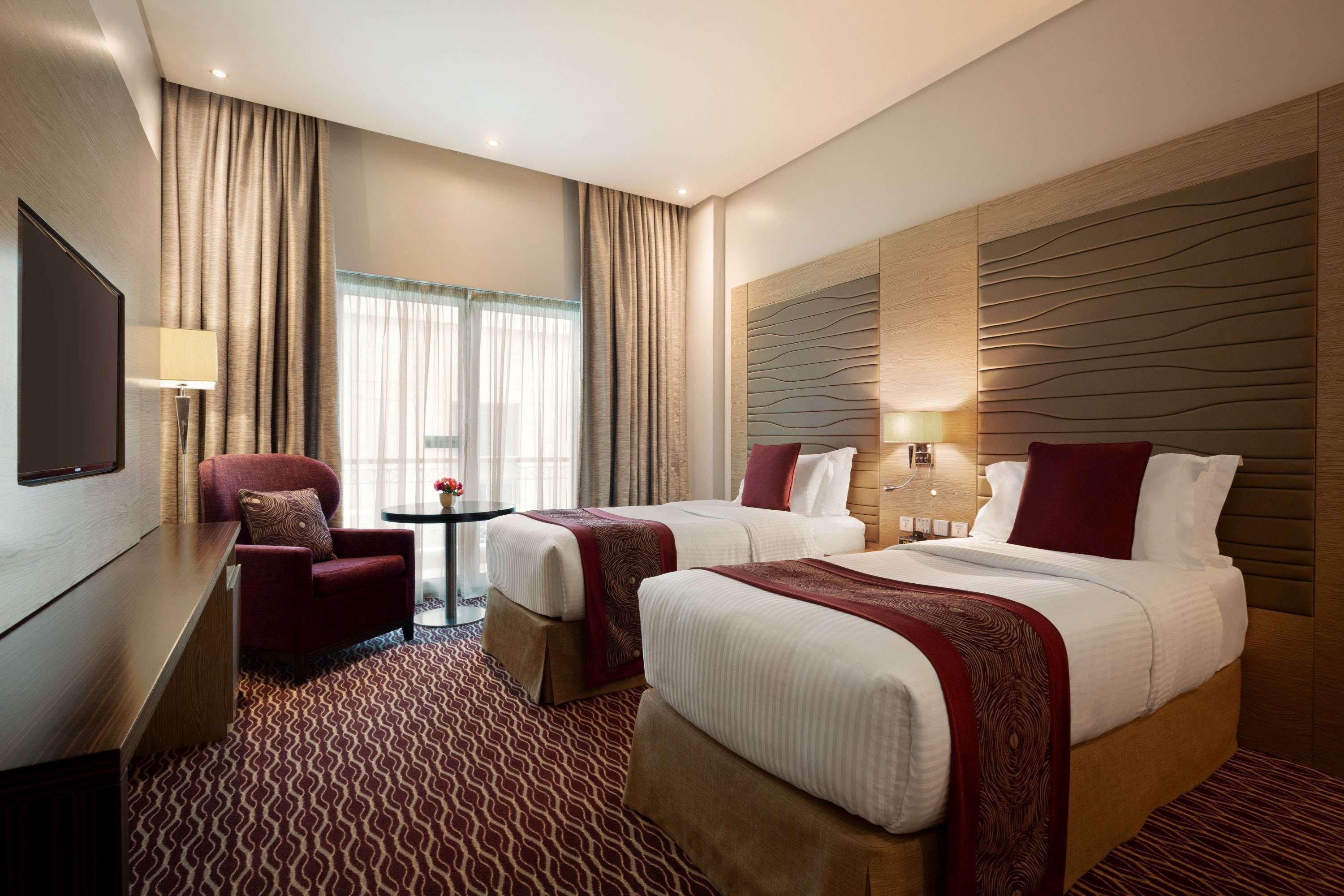 Ramada By Wyndham Manama City Centre Bagian luar foto