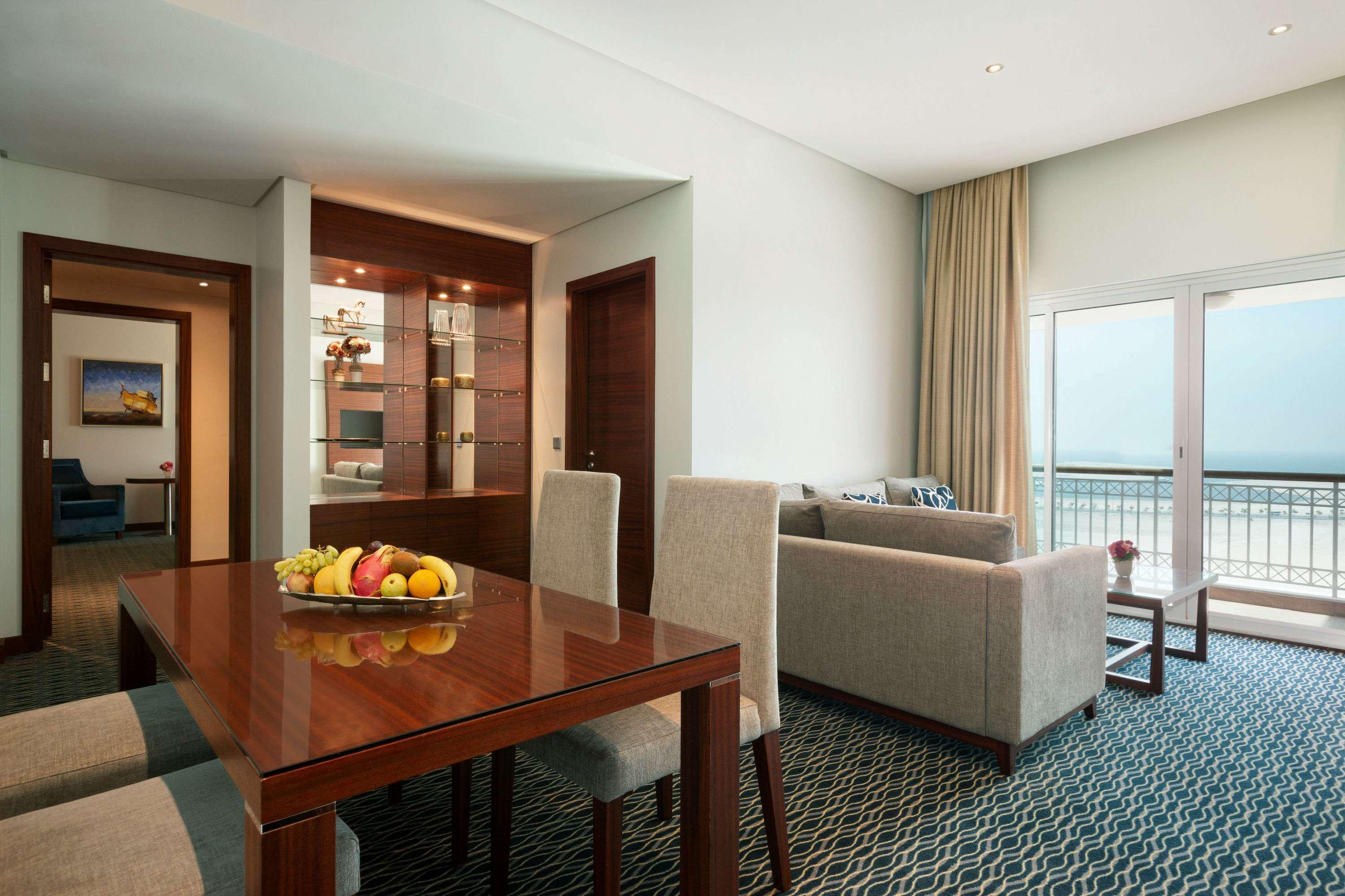 Ramada By Wyndham Manama City Centre Bagian luar foto
