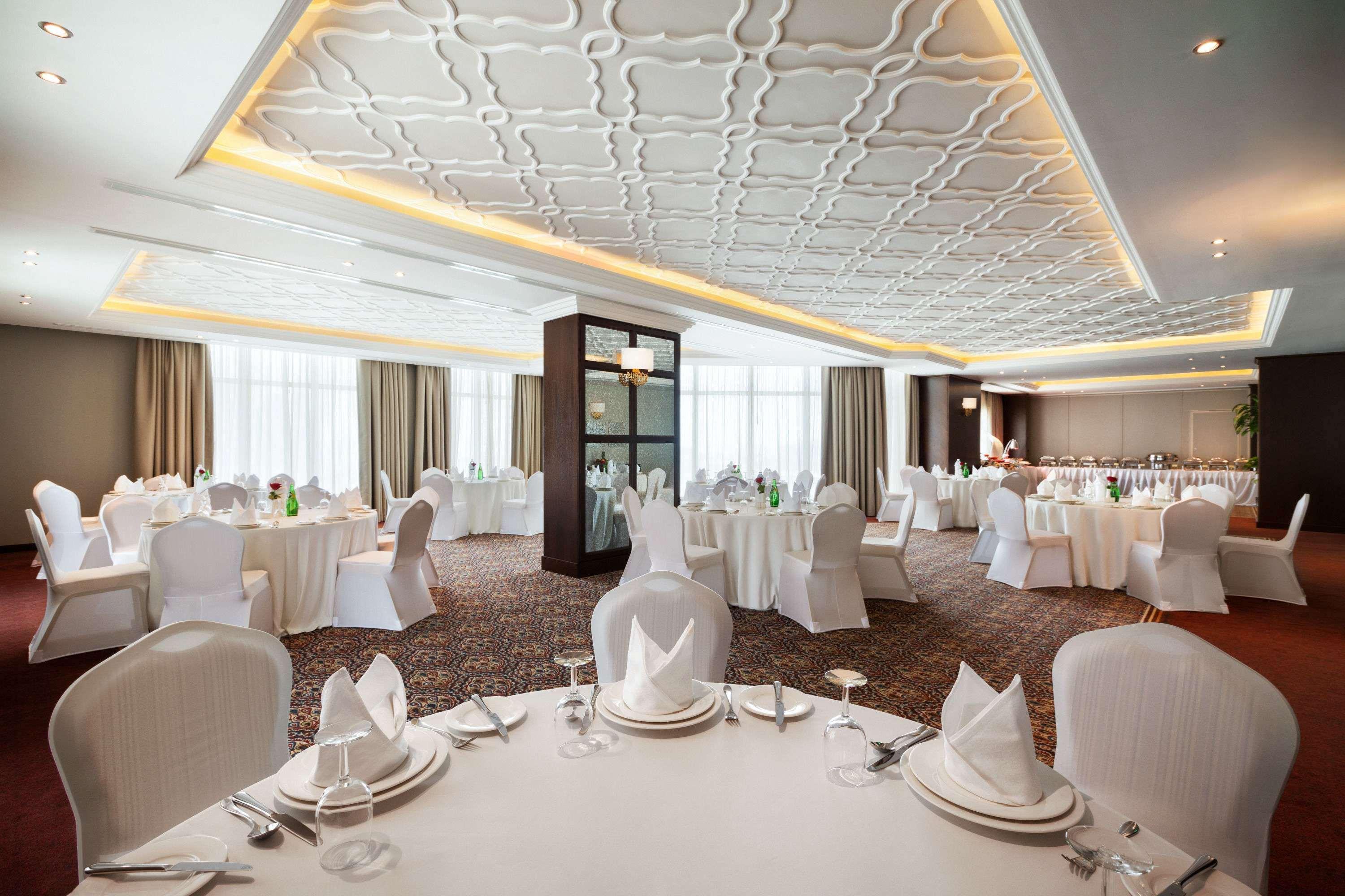 Ramada By Wyndham Manama City Centre Bagian luar foto
