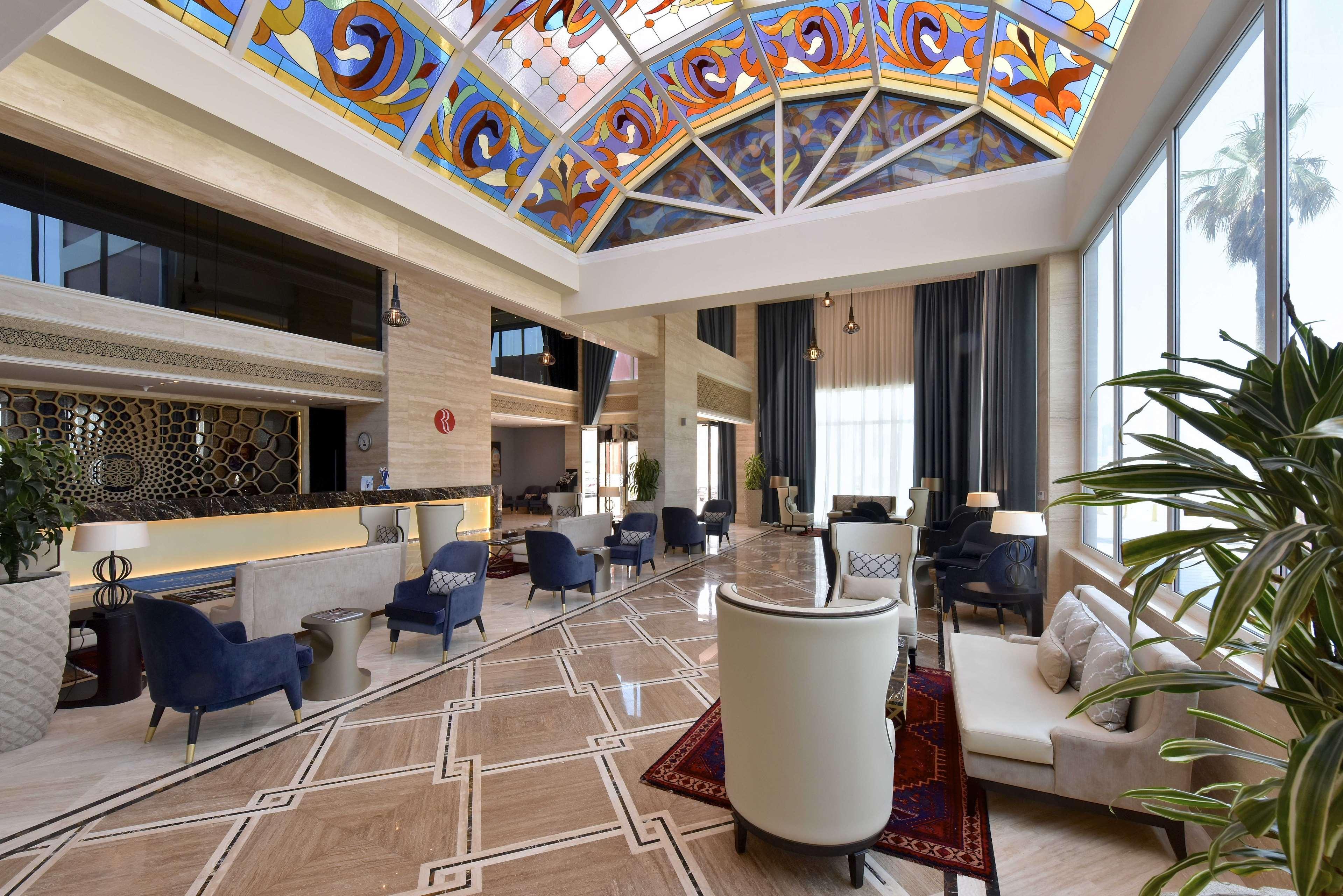 Ramada By Wyndham Manama City Centre Bagian luar foto
