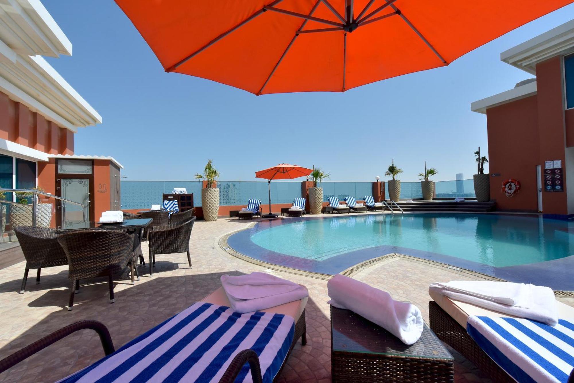 Ramada By Wyndham Manama City Centre Bagian luar foto