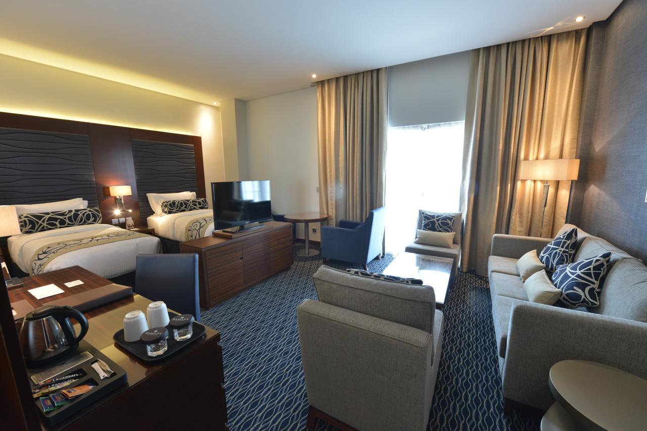 Ramada By Wyndham Manama City Centre Bagian luar foto