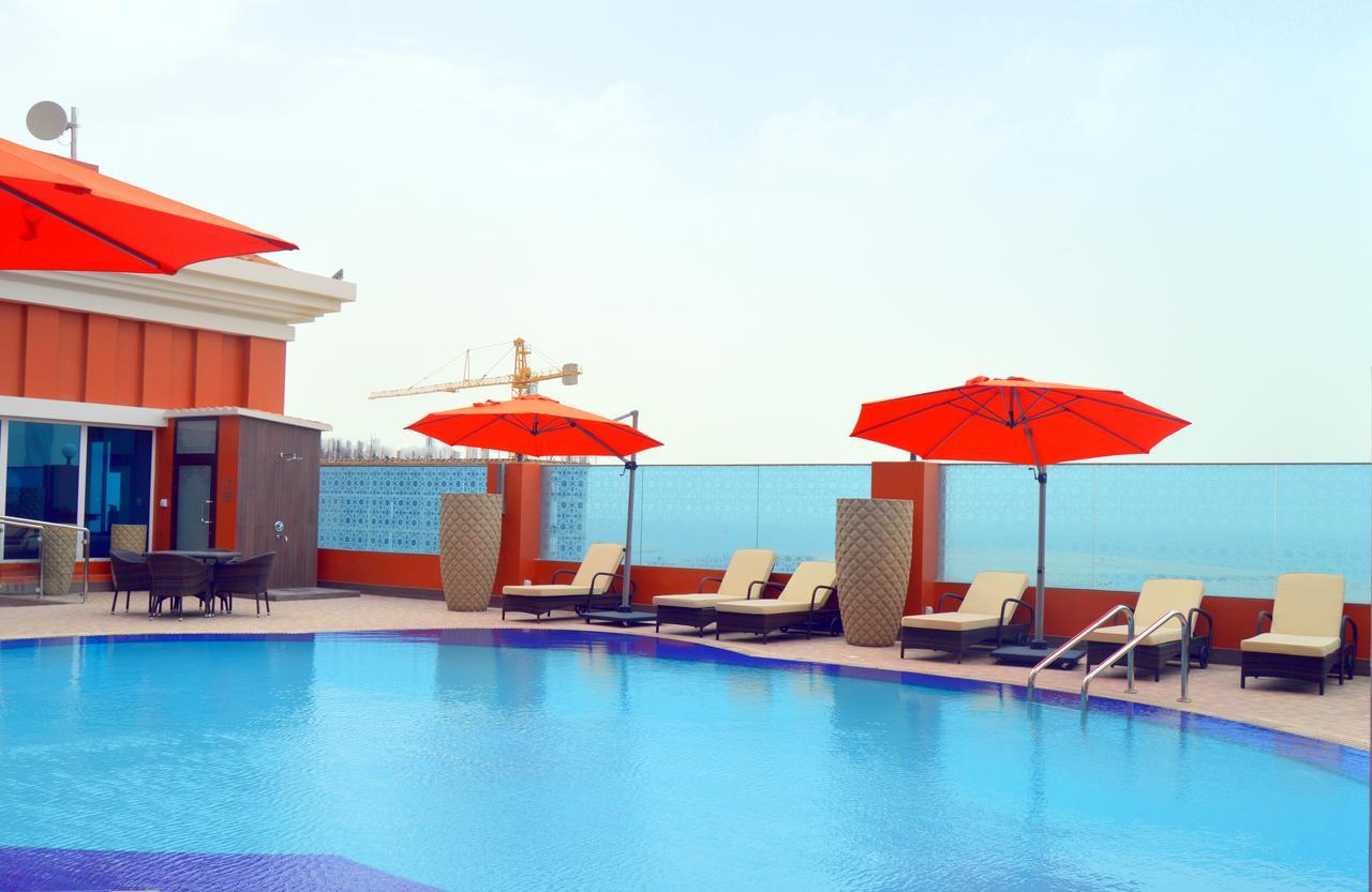 Ramada By Wyndham Manama City Centre Bagian luar foto