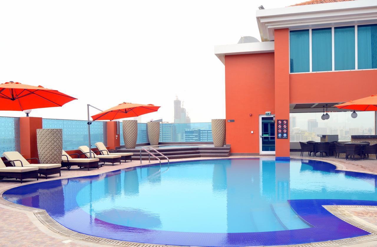 Ramada By Wyndham Manama City Centre Bagian luar foto