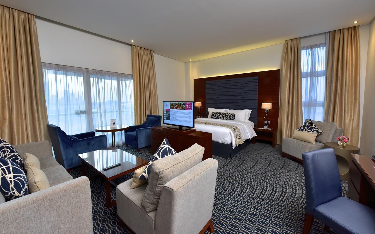 Ramada By Wyndham Manama City Centre Bagian luar foto