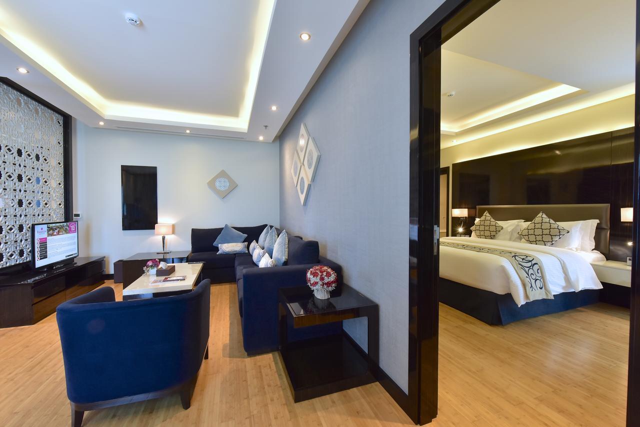 Ramada By Wyndham Manama City Centre Bagian luar foto
