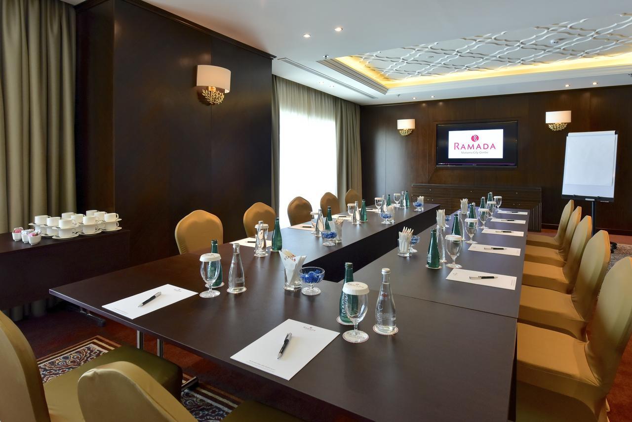 Ramada By Wyndham Manama City Centre Bagian luar foto