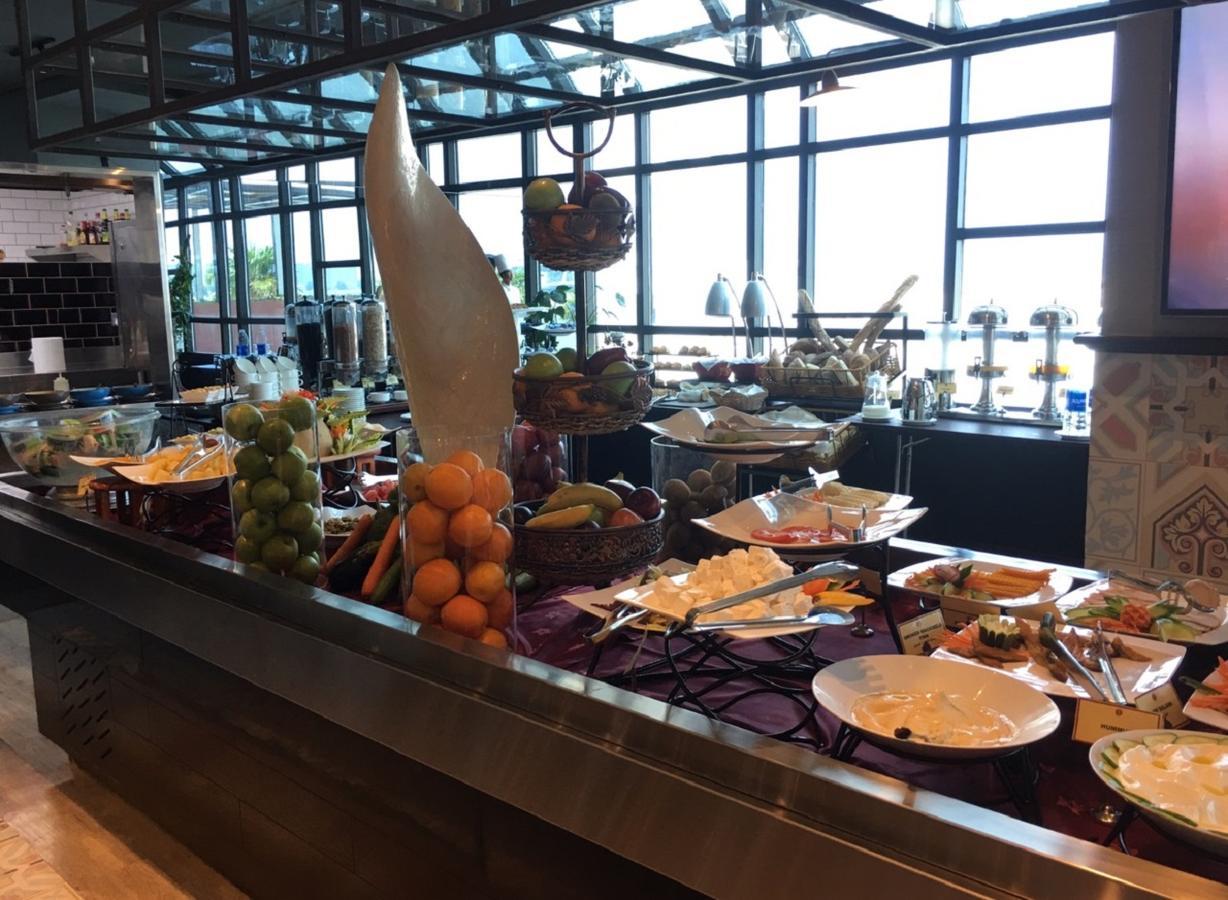 Ramada By Wyndham Manama City Centre Bagian luar foto